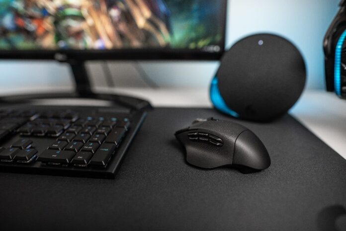 Logitech G604